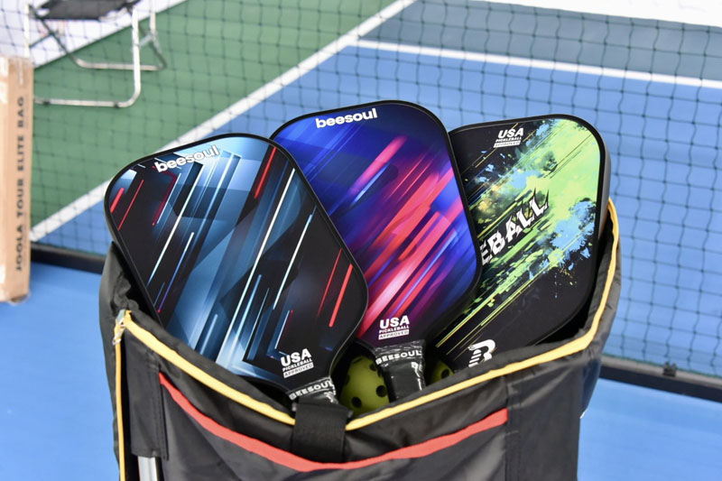 Vợt pickleball Beesoul với thiết kế công thái học, phù hợp tay chơi Châu Á