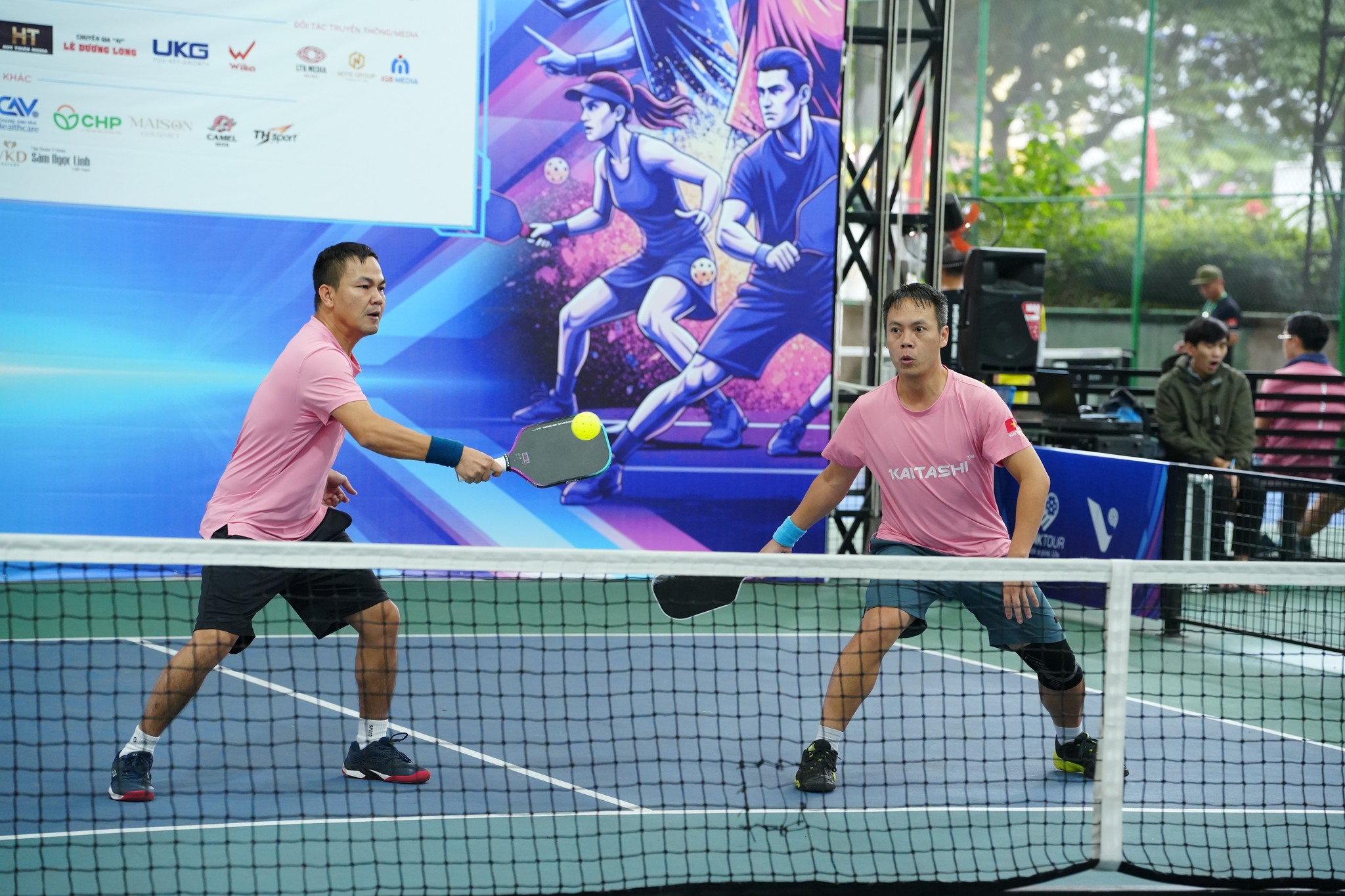 Bóng Pickleball - Phụ kiện không thể thiếu trong mọi trận đấu