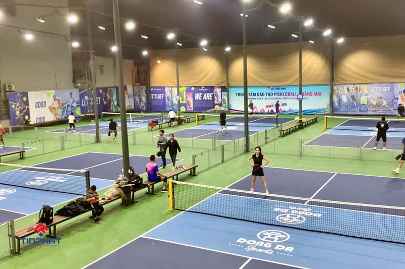 Chiều cao cột đèn sân pickleball thường dao động từ 6-8m