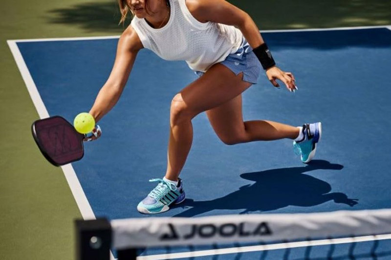 Giày pickleball giúp bảo vệ người chơi khỏi những chấn thương không đáng có