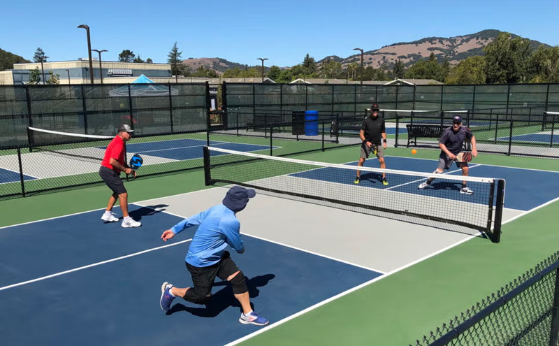 Sân pickleball ngoài trời