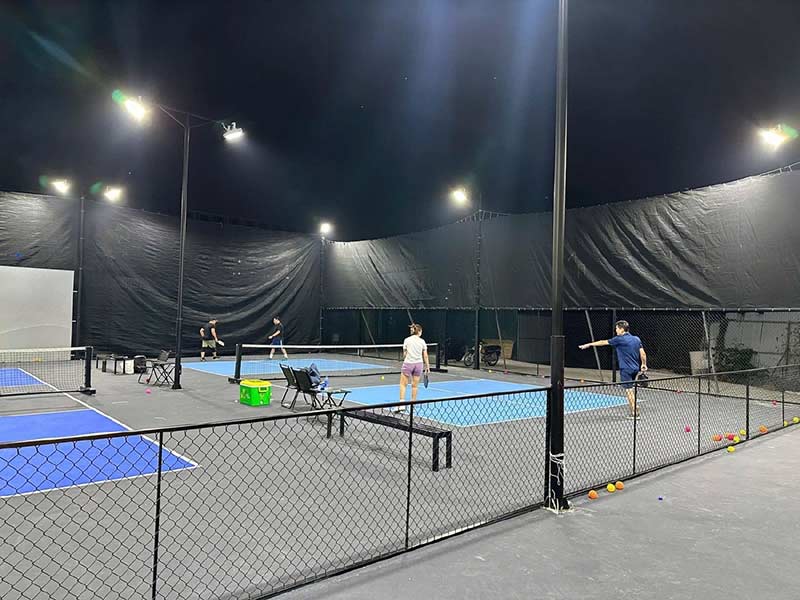 Pickleball Trường Ban Mai Vạn Phúc Hà Đông thu hút các pick thủ nhờ chất lượng sân tốt