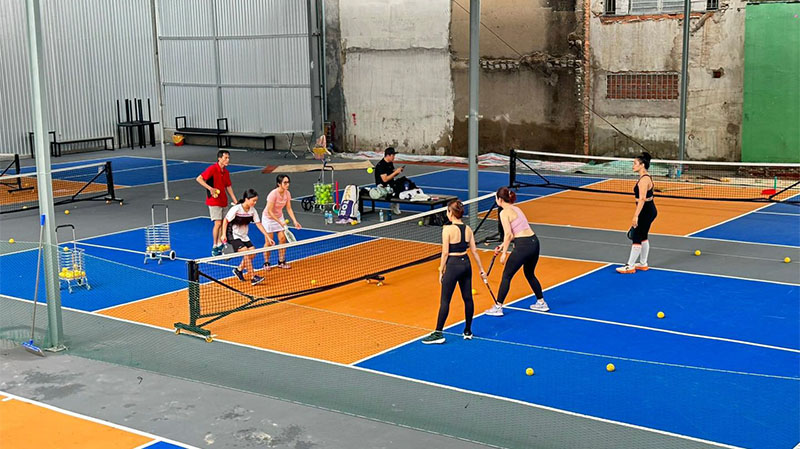 Sân Pickleball Tân Phú Nhóm Bạn với mức giá thuê phải chăng